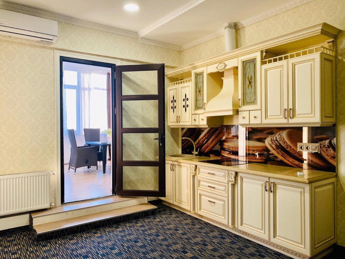 Arkpalmira Hotel Odessa Buitenkant foto