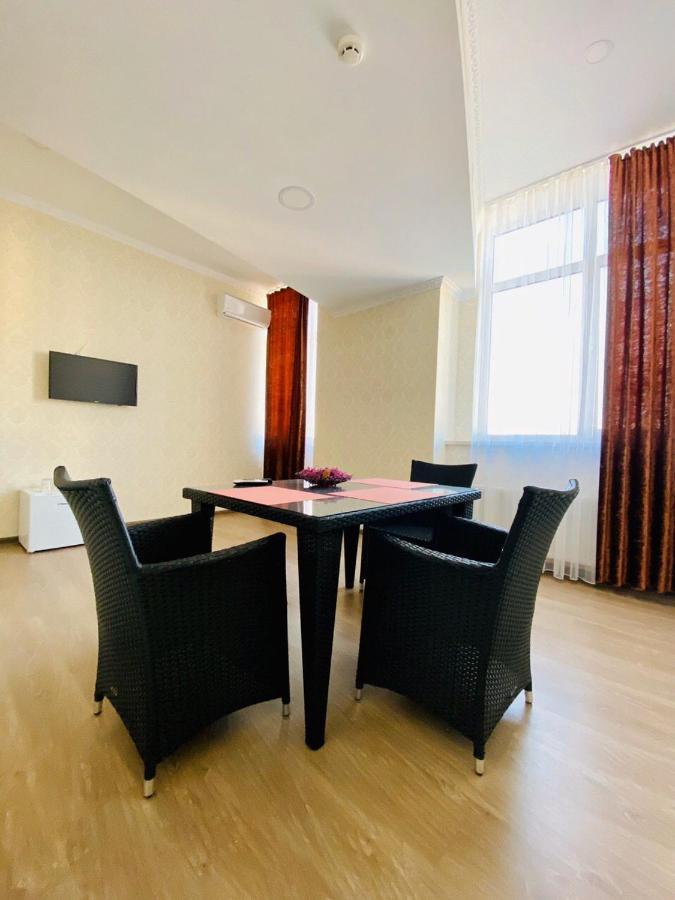 Arkpalmira Hotel Odessa Buitenkant foto