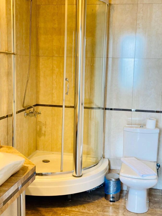 Arkpalmira Hotel Odessa Buitenkant foto
